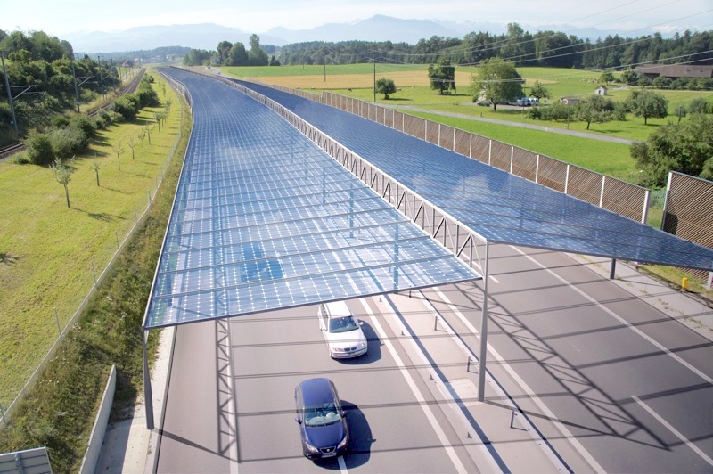 Освещение автомагистралей за счет энергии Солнца.